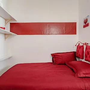 Red Passion Apartment